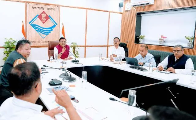 यूपीएनएल कर्मियों के अनुबंधों पर गंभीरता से कार्य करने के CS के निर्देश