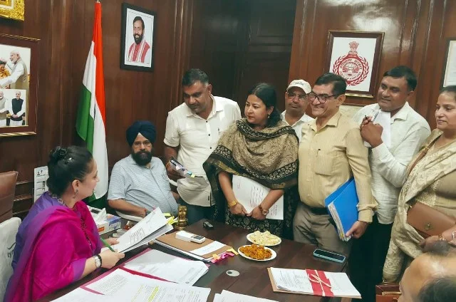 स्वास्थ्य कर्मियों की समस्याओं को लेकर उच्चस्तरीय बैठक, समाधान की दिशा में पहल