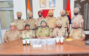 4 नाबालिगों समेत 9 आरोपी गिरफ्तार, अवैध हथियार और पेट्रोल बम बरामद
