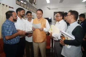 कर्मचारी संगठनों से संवाद, मांगों के समाधान पर सीएम ने दिए निर्देश