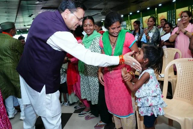 देहरादून में रक्षाबंधन समारोहों में शामिल हुए मुख्यमंत्री धामी