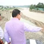 प्रेमनगर में निर्माण कार्यों की जमीनी हकीकत जांचने पहुंचे मुख्यमंत्री