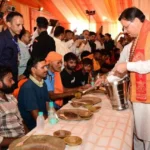मुख्यमंत्री धामी ने शिवभक्त कांवड़ियों का चरण प्रक्षालन कर किया सम्मान