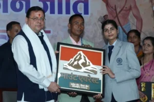 मुख्यमंत्री ने BSF और ITBP के एवरेस्ट विजेताओं का बढ़ाया सम्मान