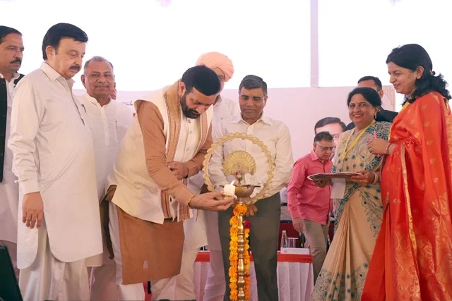 शिक्षक-विद्यार्थी अनुपात सुधरेगा, प्राथमिक शिक्षा को मिलेगा बल - सीएम