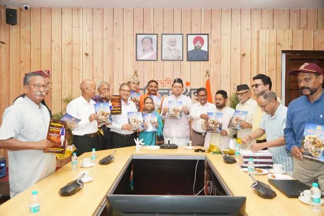 समाज जागरूकता और जरूरतमंदों की मदद में समिति की भूमिका महत्वपूर्ण - धामी