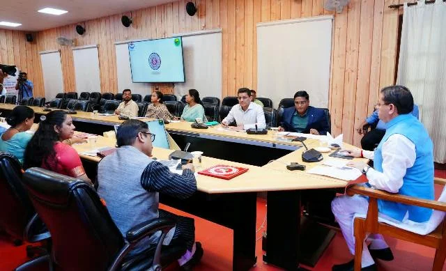 धामी ने श्रमिक लाभार्थियों के खातों में ट्रांसफर किए 18.49 करोड़ रुपये