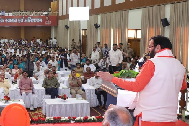 बच्चे आधुनिक तकनीक से दुनिया का नेतृत्व कर रहे, जड़ों से भी जुड़े हैं - सैनी