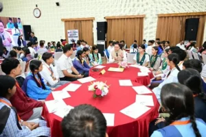 विद्यार्थियों के सुझावों को नीतियों और योजनाओं से जोड़ने का प्रयास करेगी सरकार - धामी