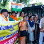 सीएम कैंप कार्यालय से नेपाल के लिए रवाना हुआ आपदा राहत सहायता दल