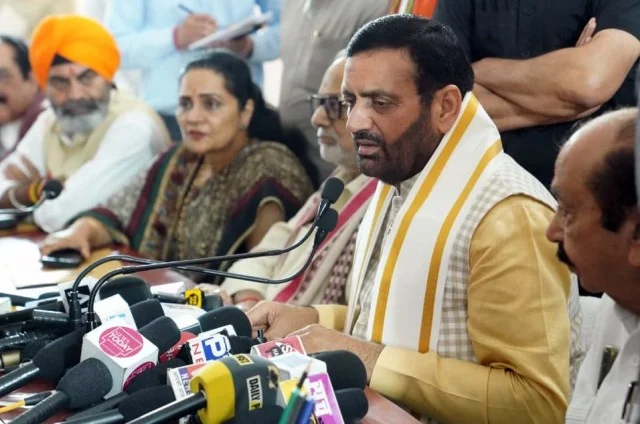 सीएम सैनी ने जन शिकायतों की सुनवाई कर अधिकारियों को दिए निर्देश