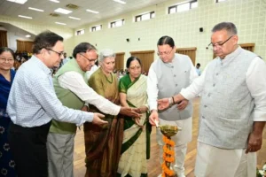 हिंदी हमारी राष्ट्रीय चेतना और सांस्कृतिक पहचान की सशक्त अभिव्यक्ति - धामी