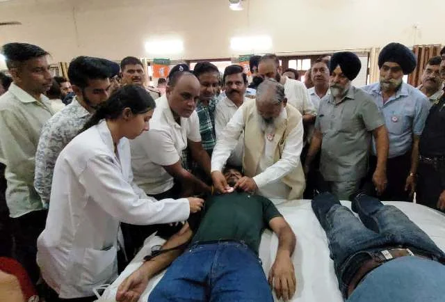 अंबाला छावनी में मेगा रक्तदान शिविर, 233 लोगों ने किया रक्तदान