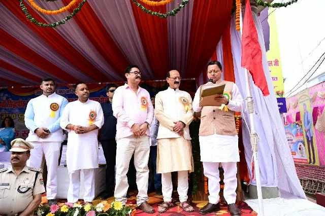 कुंजापुरी मेले में सांस्कृतिक झांकियों का सीएम धामी ने किया अवलोकन