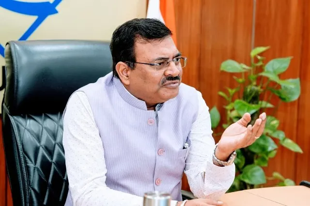 ठोस अपशिष्ट प्रबंधन परियोजनाओं की प्रगति की समीक्षा