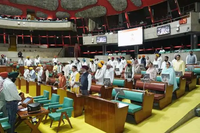 पंजाब विधानसभा में दिवंगत हस्तियों को श्रद्धांजलि