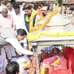 पीएम मोदी की दीर्घायु के लिए सीएम धामी ने की गंगा आरती