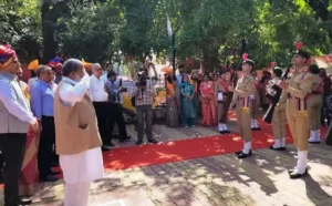 शिक्षा से निखरता है व्यक्तित्व - ऊर्जा मंत्री