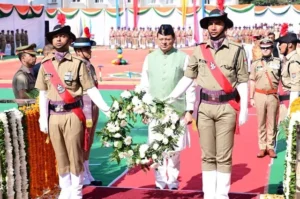 सीएम धामी ने पुलिस व अर्धसैनिक बलों के शहीदों को किया नमन